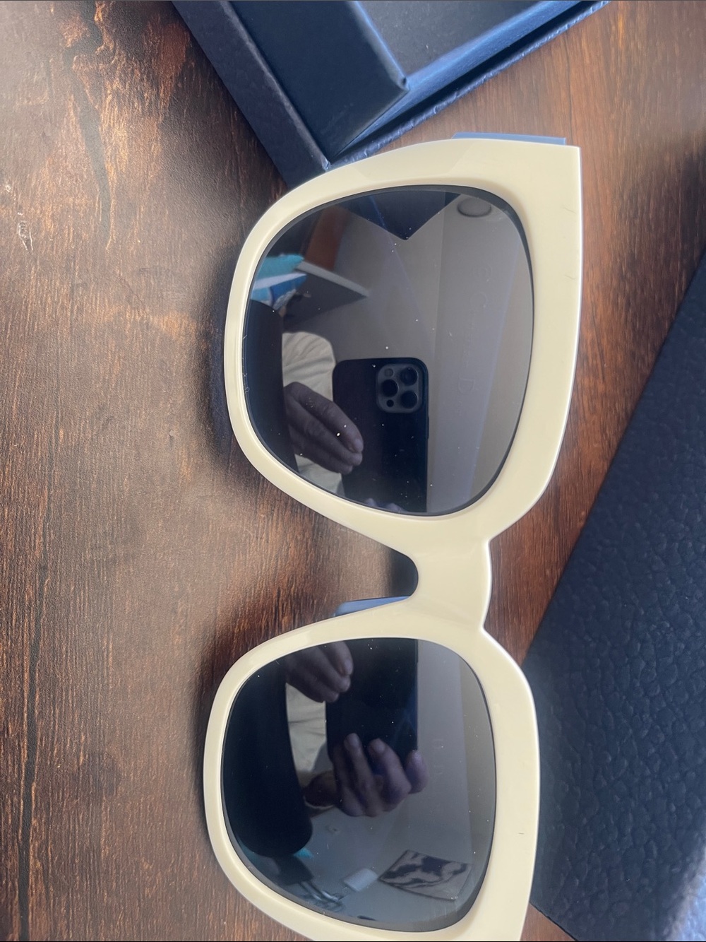 New full inclusion DIOR sunnies includes dust cloth and box and case - Picture 2 of 8